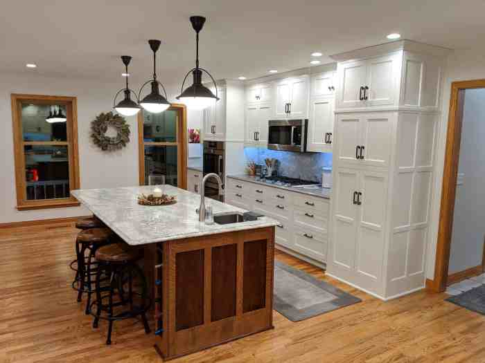 Custom Kitchen Cabinets